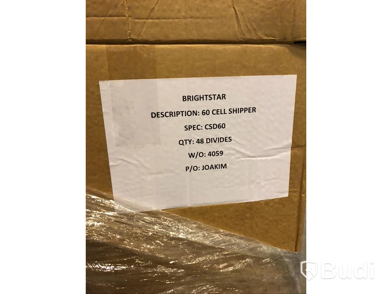 5 lådor med “60 cell shipper” i papp
